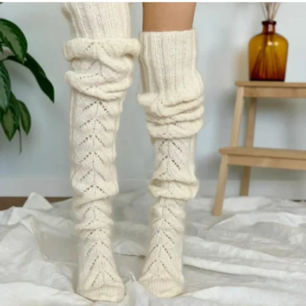 Over the knee knitted soft socks
